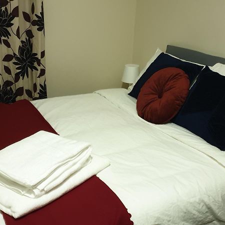 2 Bedroom Lovely Apartment In Woolwich Londra Dış mekan fotoğraf